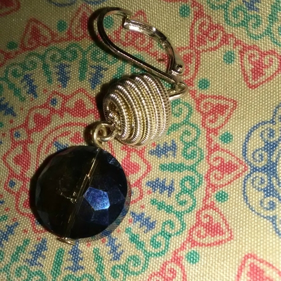 Earrings - Picture 2 of 3